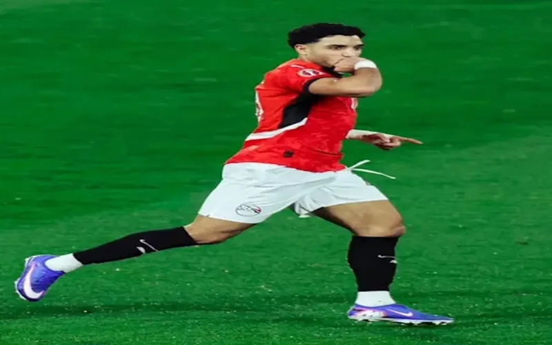 3 أندية أوروبية تتفاوض مع عمر مرموش على طريقة صلاح